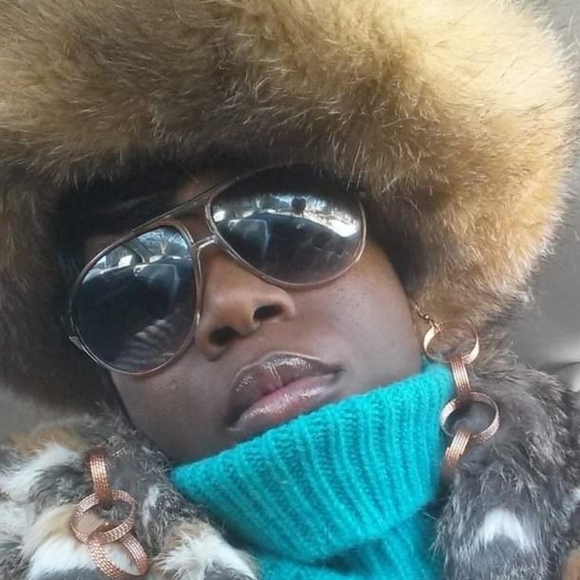 SOLD- Vintage Fur Hat - Picture 5 of 7